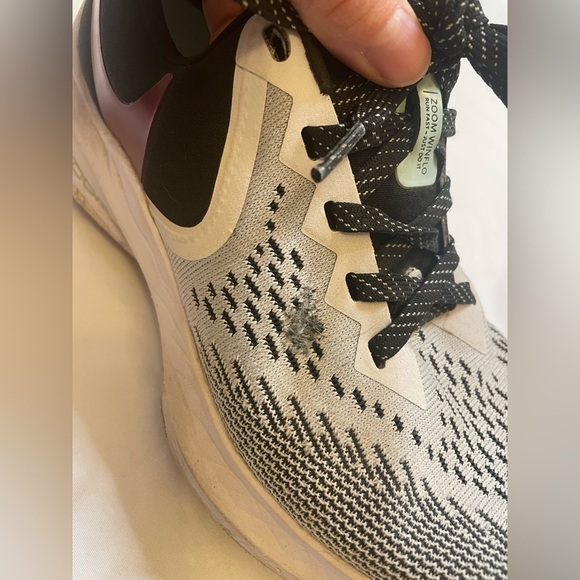 Nike Zoom size 6.5 athletic shoes - Picture 4 of 8
